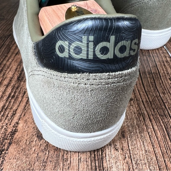 Adidas Men’s Shoes size 11 - Picture 6 of 6